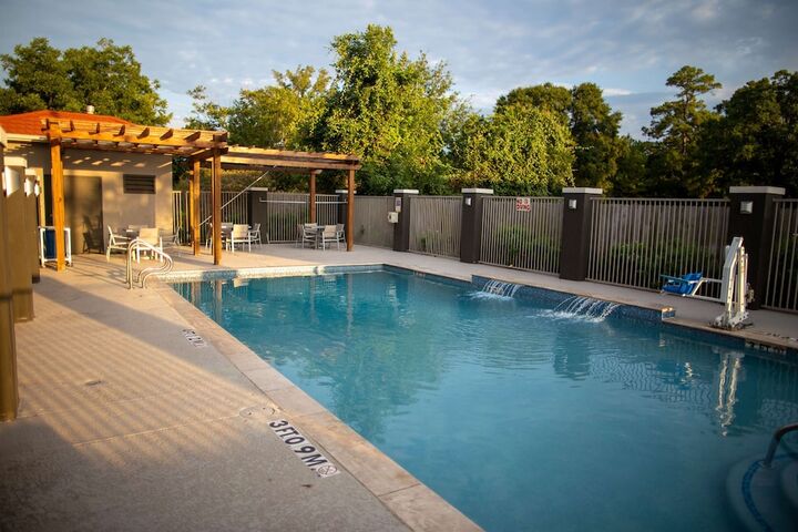 Pool 6 of 61