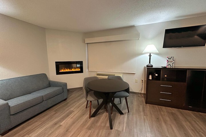 AmericInn by Wyndham Menominee