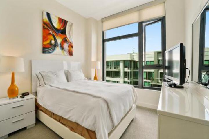 Global Luxury Suites on Folsom Street