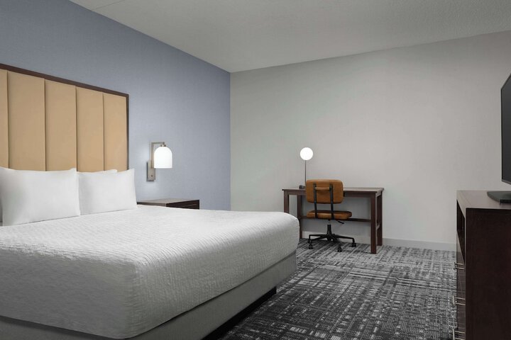 Room 35 of 48