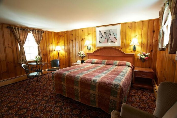 Room 6 of 17