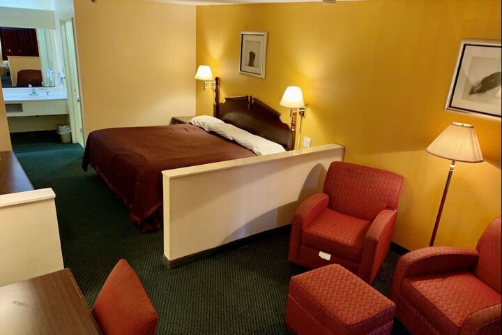 Room 23 of 29