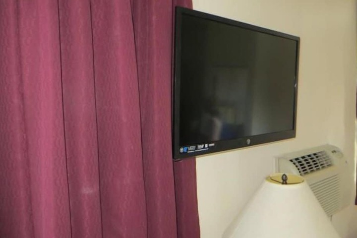 Room 4 of 19
