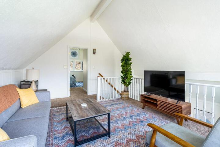Hot Tub Wraparound Deck, & WiFi at Chalet Cabin