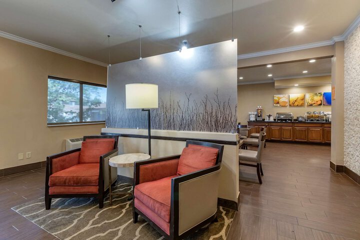 Comfort Inn & Suites Waterloo - Cedar Falls