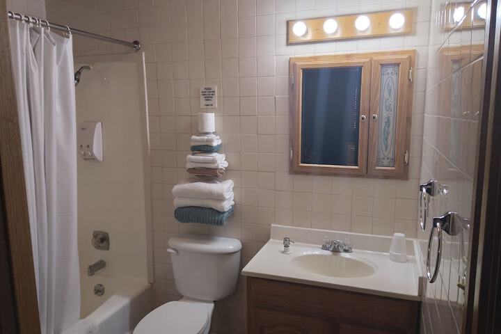 Room 5 of 10
