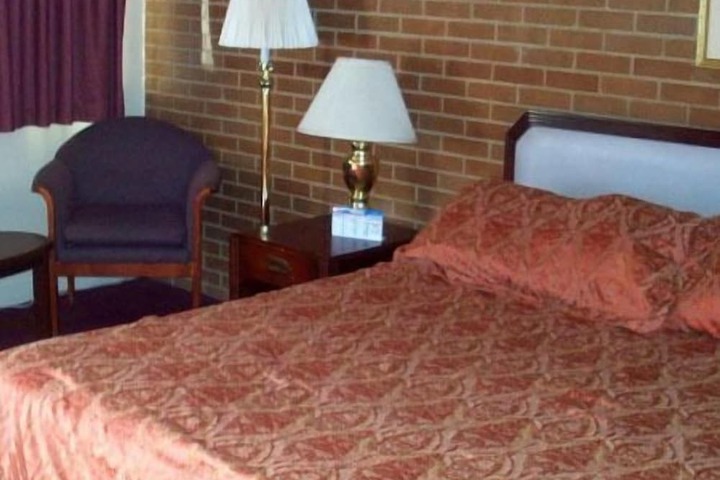 Room 7 of 8