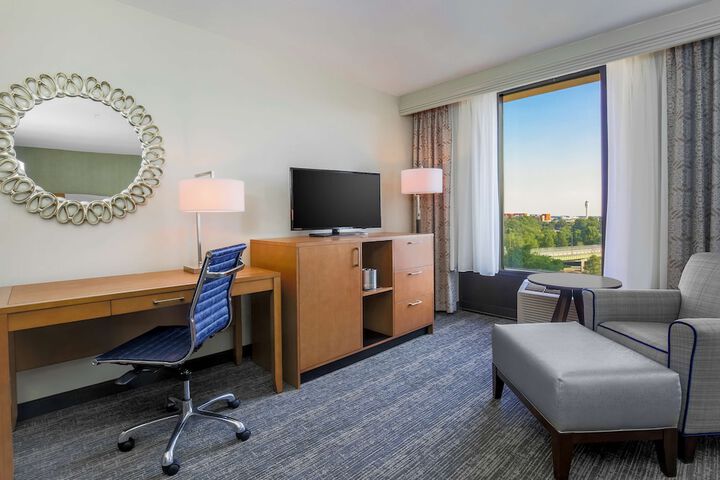 Room 10 of 34