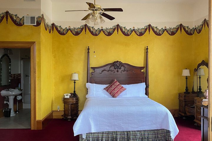 Room 42 of 75