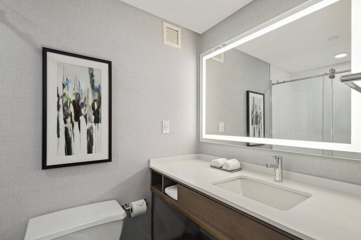Crowne Plaza Lansing by IHG
