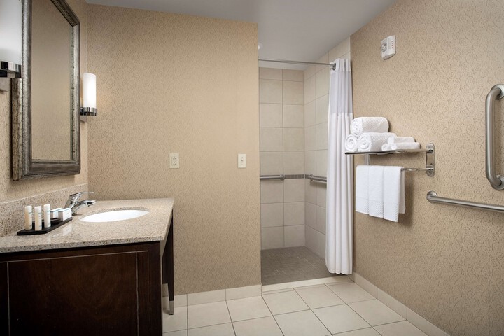 Room 13 of 37