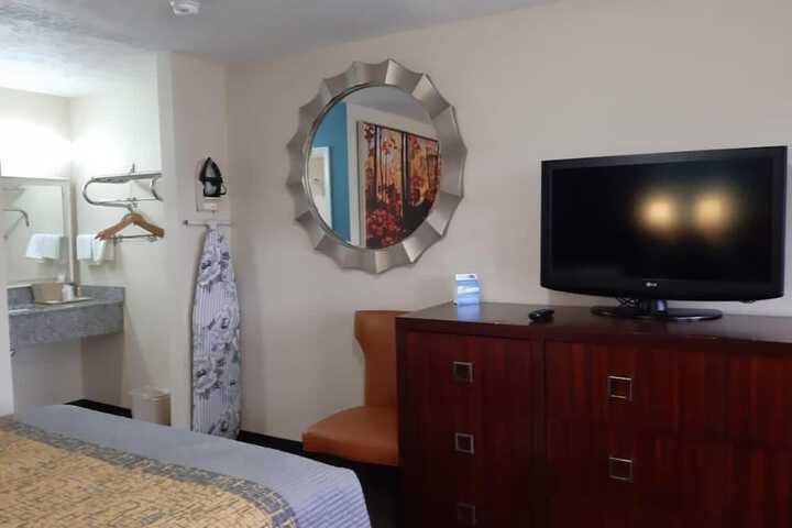 Room 41 of 43