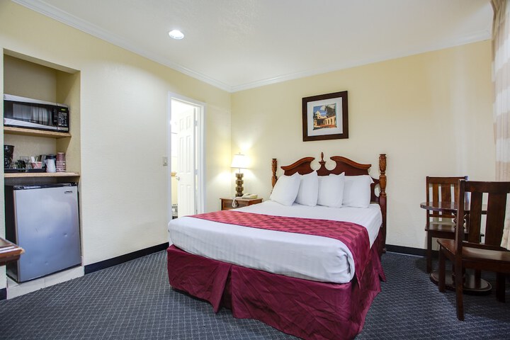 Room 26 of 43