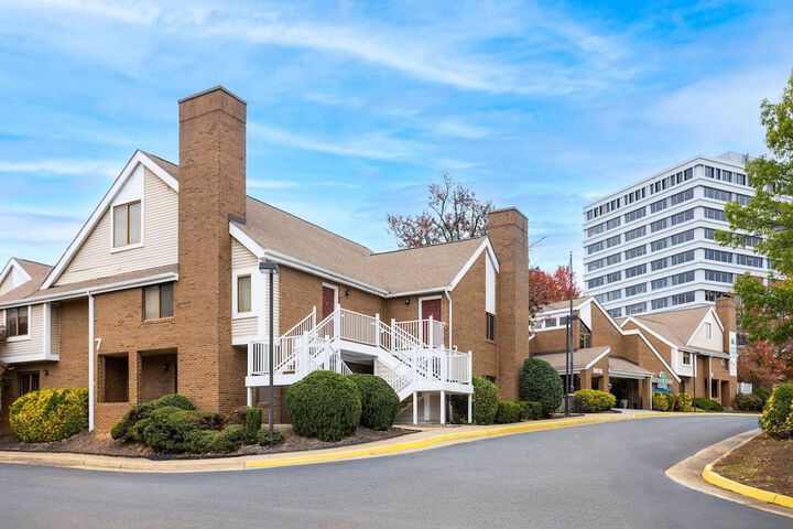 Tysons Corner Suites a Baymont by Wyndham
