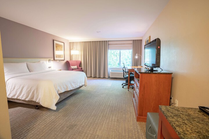 Room 12 of 25