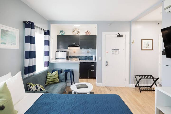 Room 44 of 151