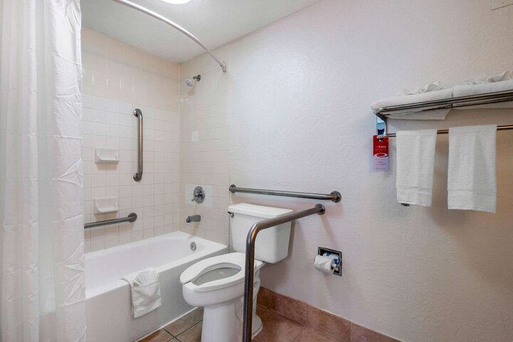 Room 20 of 29