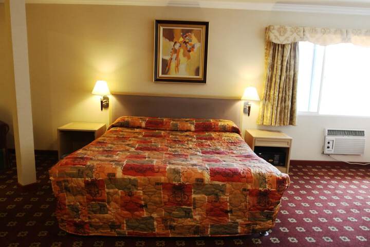 Room 11 of 37