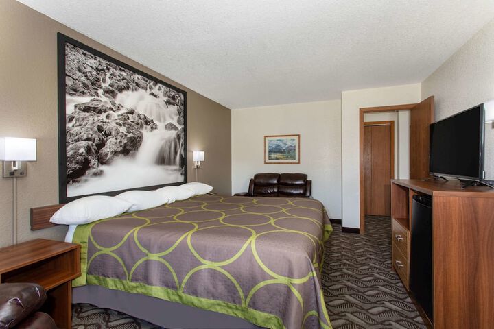 Room 10 of 21