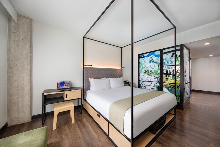Room 10 of 57