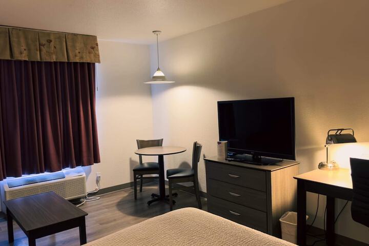 Super 8 by Wyndham Dawson Creek