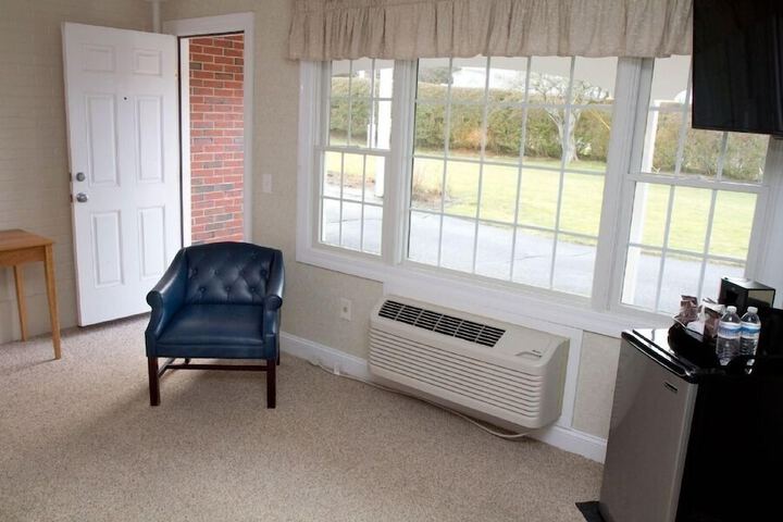 Room 19 of 48