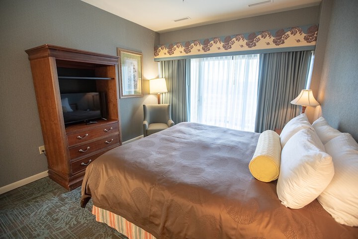 Room 43 of 77