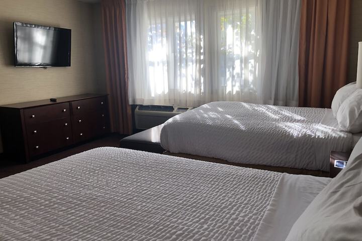 Ivy Court Inn & Suites