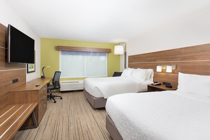 Room 33 of 60