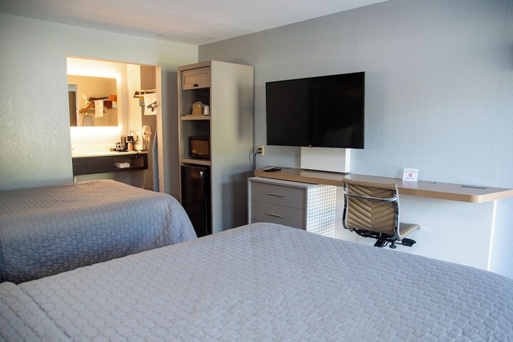 Room 17 of 35