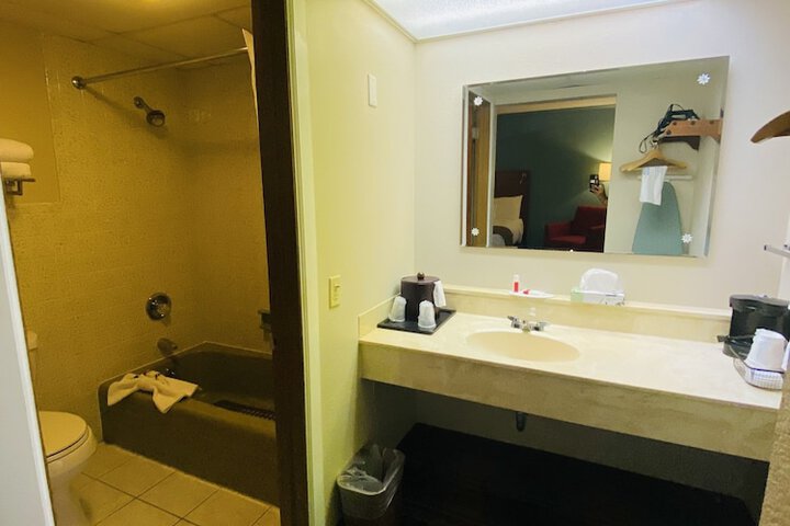 Room 27 of 57
