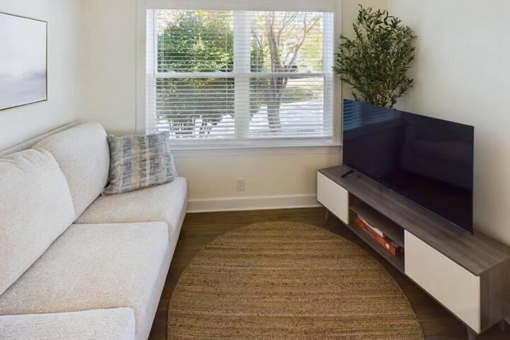 PIckens Place Unit B