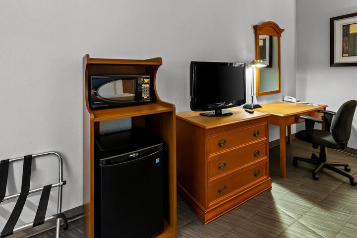 Quality Inn & Suites CVG Airport