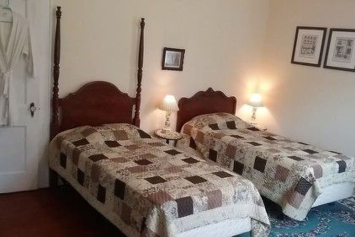 Room 25 of 51