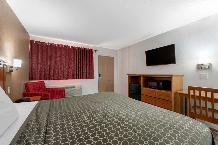Room 18 of 30
