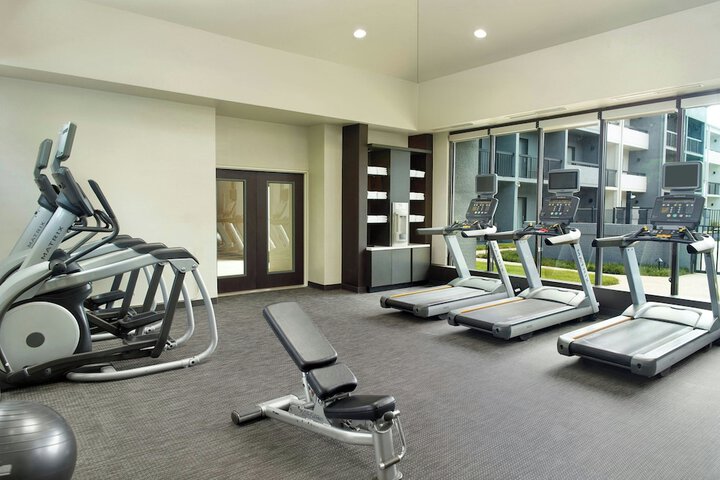 Courtyard by Marriott Raleigh / Cary