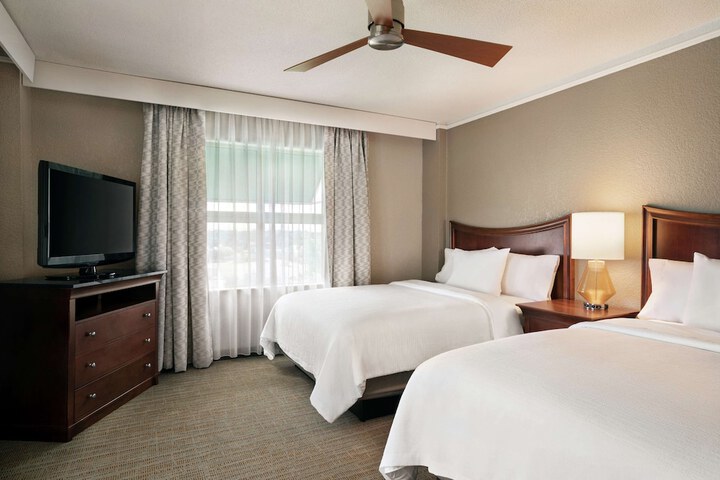 Room 25 of 39
