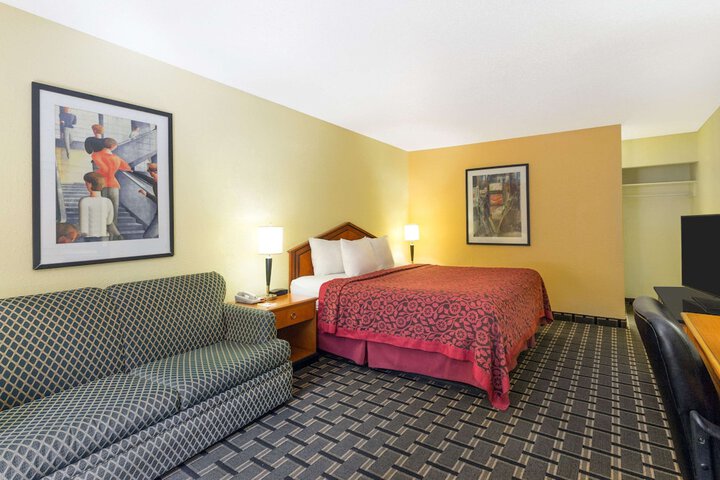 Room 8 of 14
