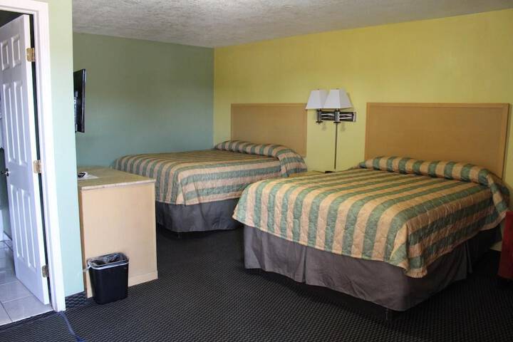 Room 7 of 16