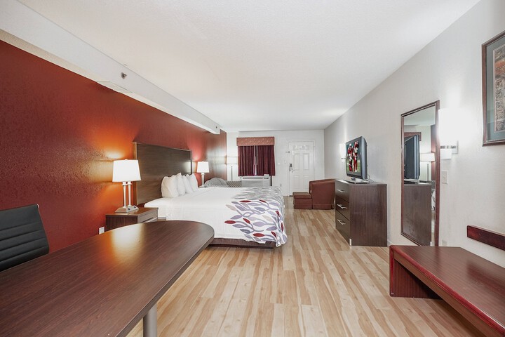 Room 16 of 34