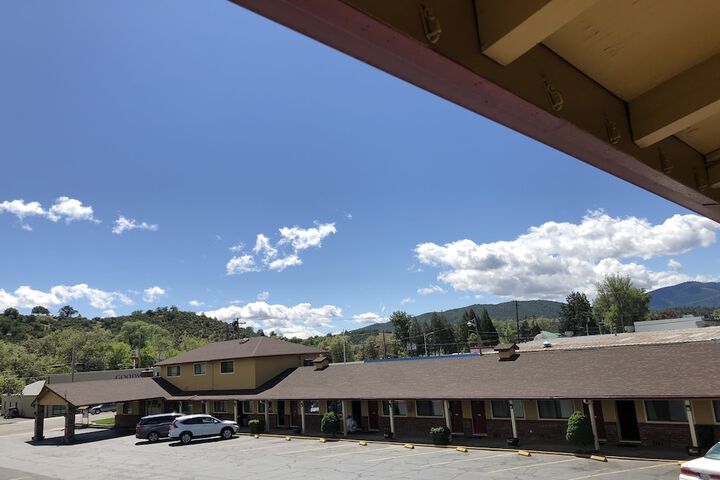 Klamath Motor Lodge