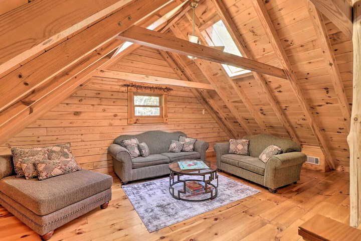 serenity Woods Cabin w / Hot Tub & Fire Pit