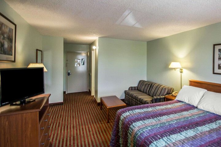 Room 9 of 29