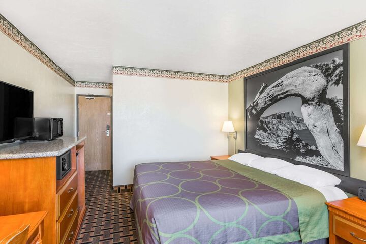 Room 13 of 15