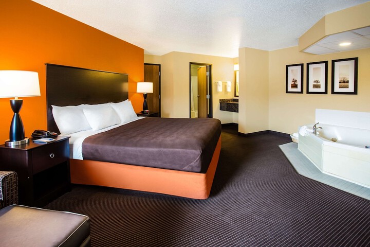 Room 10 of 35