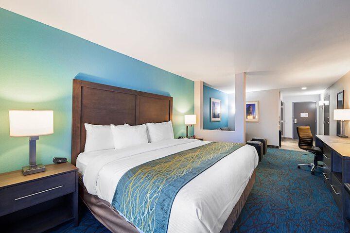 Room 32 of 48
