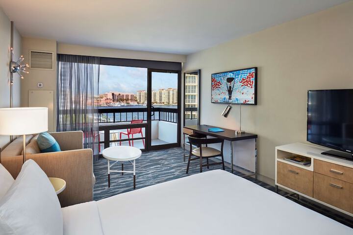 Room 20 of 63
