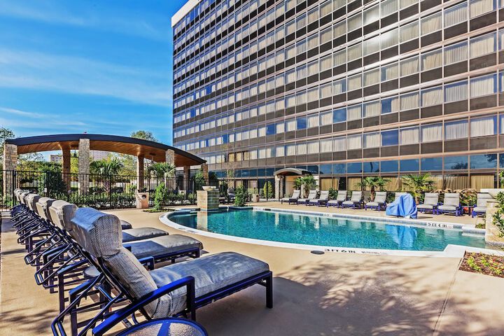 Hotel 5 of 77