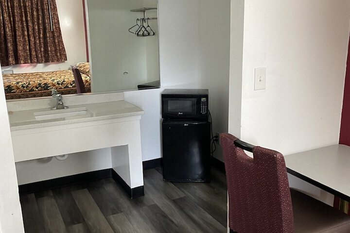 Room 5 of 13
