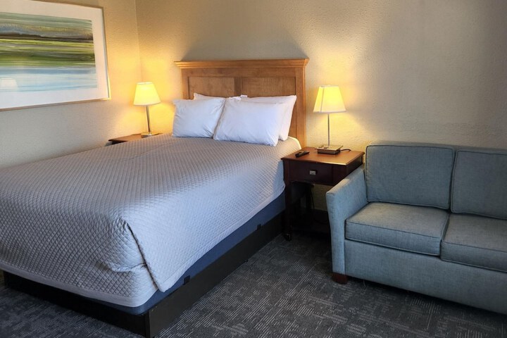 Room 8 of 11